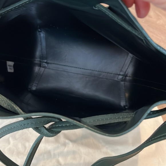 Mansur Gavriel iconic bucket bag in Forest Green - Picture 6 of 11